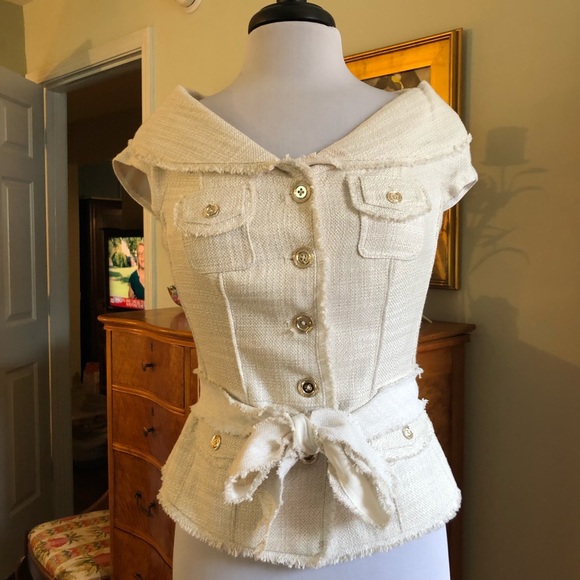 White House Black Market Tops - Boat neck fringed sleeveless top - Ivory - sz 6P